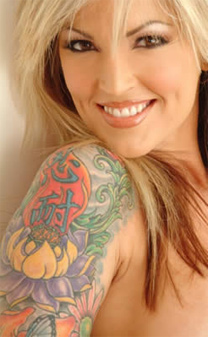 Janine Lindemulder Right Shoulder Tattoo